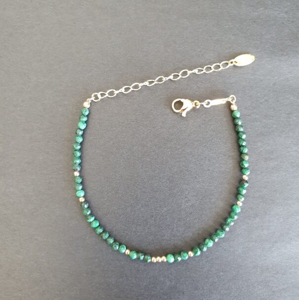 Dainty malachite crystal bracelet – natural gemstone jewellery for deep healing, energy protection, and renewal.